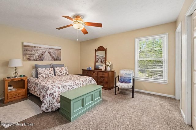 1804 Deer Run Rd, La Grange, KY 40031
