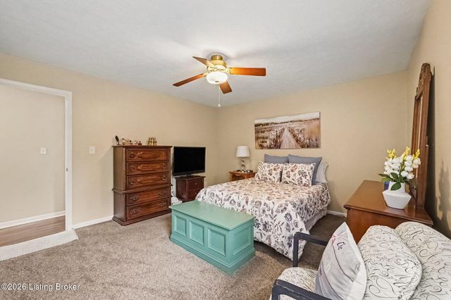 1804 Deer Run Rd, La Grange, KY 40031
