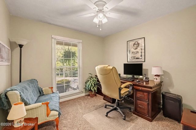 1804 Deer Run Rd, La Grange, KY 40031