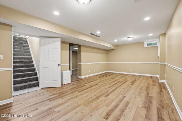 1804 Deer Run Rd, La Grange, KY 40031
