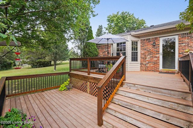 1804 Deer Run Rd, La Grange, KY 40031