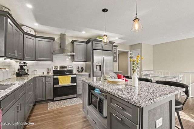 1804 Deer Run Rd, La Grange, KY 40031