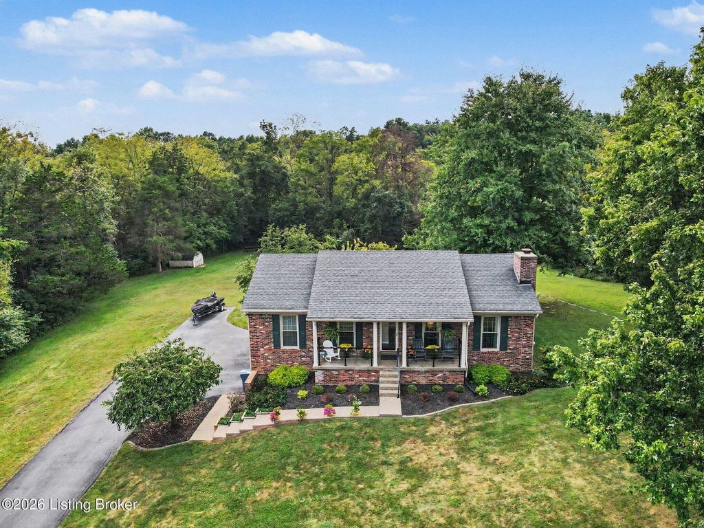 1804 Deer Run Rd, La Grange, KY 40031