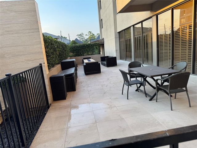 49 Briar Hollow Lane 1201, Houston, TX 77027