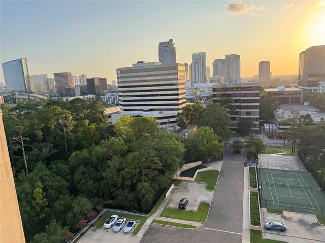 49 Briar Hollow Lane 1201, Houston, TX 77027