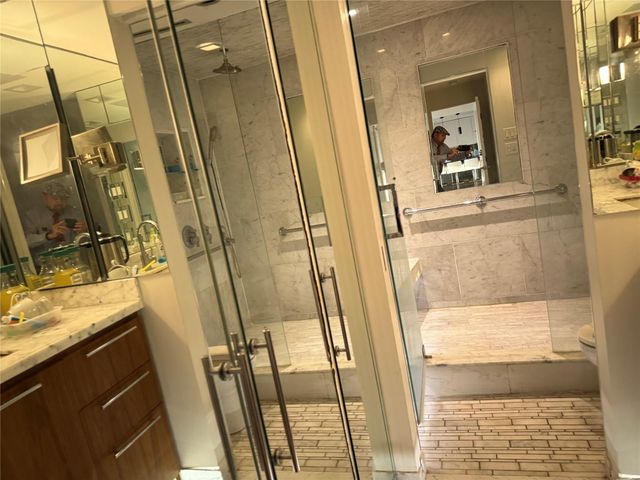 49 Briar Hollow Lane 1201, Houston, TX 77027