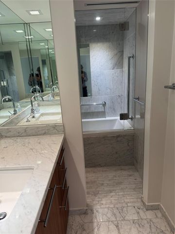 49 Briar Hollow Lane 1201, Houston, TX 77027