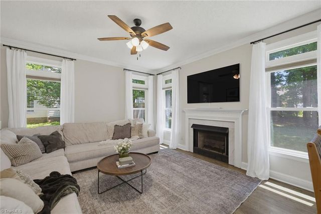 6101 Glenridge Court, Kernersville, NC 27284