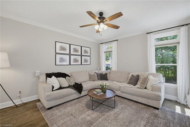 6101 Glenridge Court, Kernersville, NC 27284