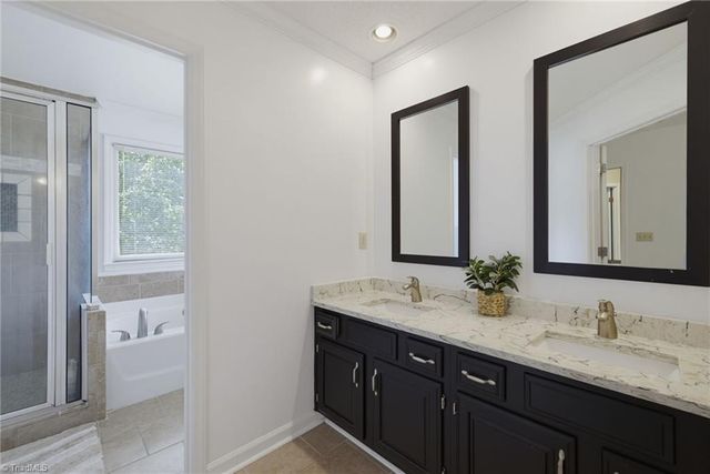 6101 Glenridge Court, Kernersville, NC 27284