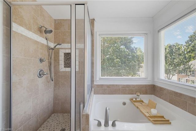 6101 Glenridge Court, Kernersville, NC 27284