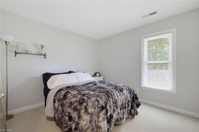 6101 Glenridge Court, Kernersville, NC 27284