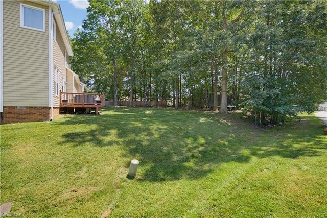 6101 Glenridge Court, Kernersville, NC 27284