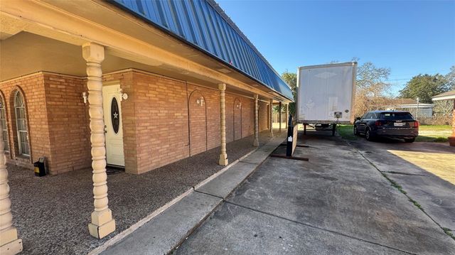 811 N Travis Street, Liberty, TX 77575