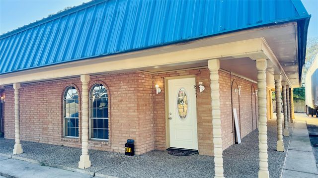 811 N Travis Street, Liberty, TX 77575