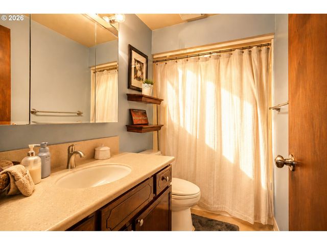 11003 Sw 63RD Ave, Portland, OR 97219