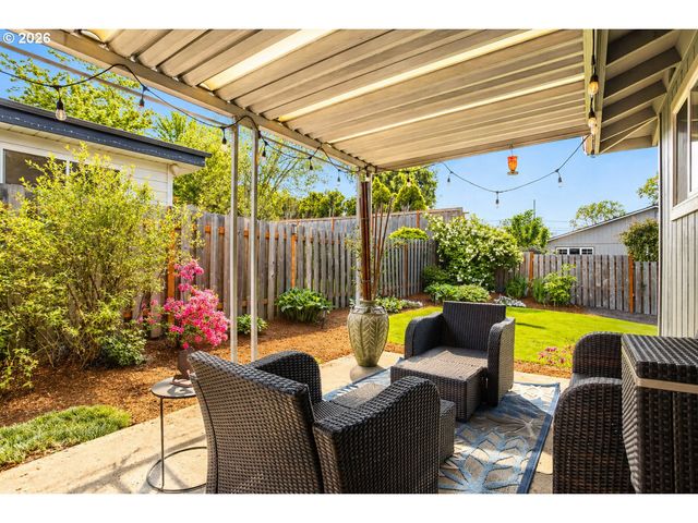 11003 Sw 63RD Ave, Portland, OR 97219