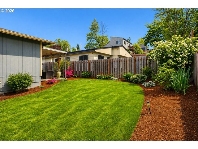 11003 Sw 63RD Ave, Portland, OR 97219