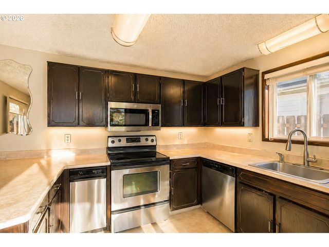 11003 Sw 63RD Ave, Portland, OR 97219