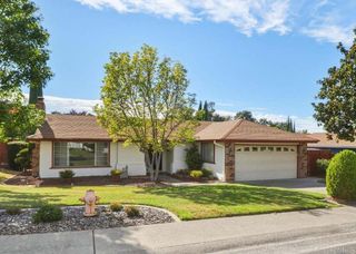 4631 Oakbough Way, Carmichael, CA 95608