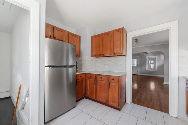 1109 Massena Avenue, Waukegan, IL 60085