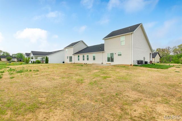 207 Wrigley Field Drive, Bethalto, IL 62010