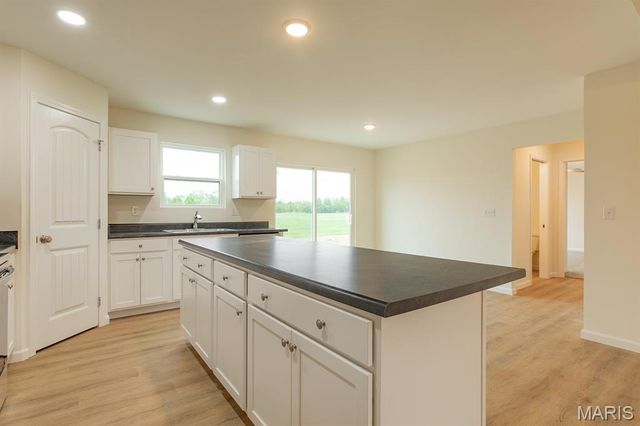 207 Wrigley Field Drive, Bethalto, IL 62010
