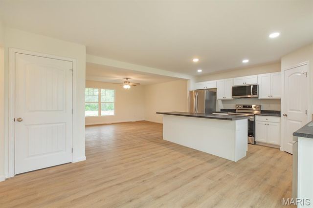 207 Wrigley Field Drive, Bethalto, IL 62010