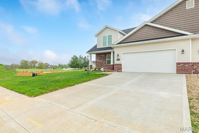 207 Wrigley Field Drive, Bethalto, IL 62010