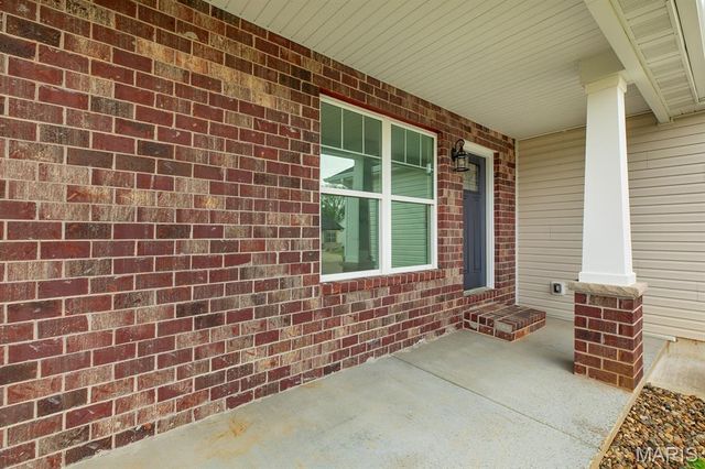 207 Wrigley Field Drive, Bethalto, IL 62010