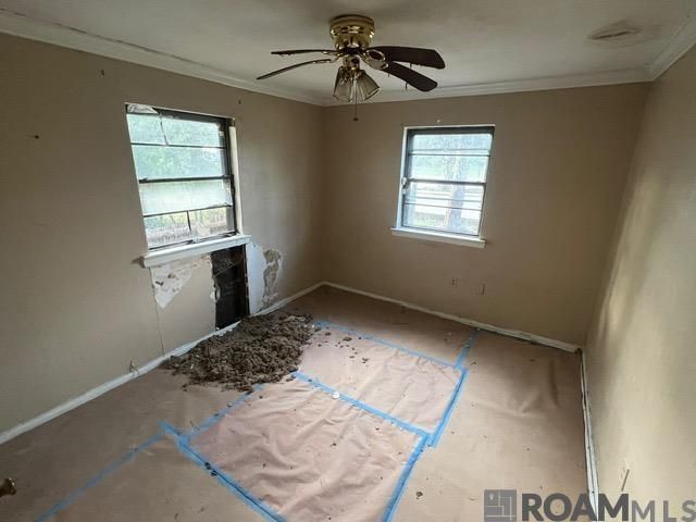 1053 Green Oak Dr, Baton Rouge, LA 70815