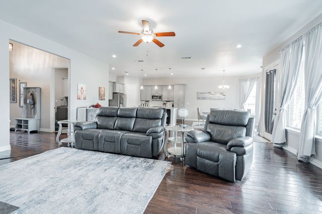 1805 Jupiter Lane, Ennis, TX 75119