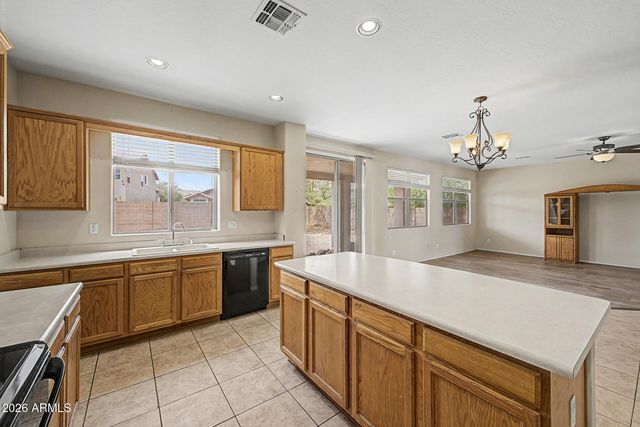 2070 E 38TH Avenue, Apache Junction, AZ 85119