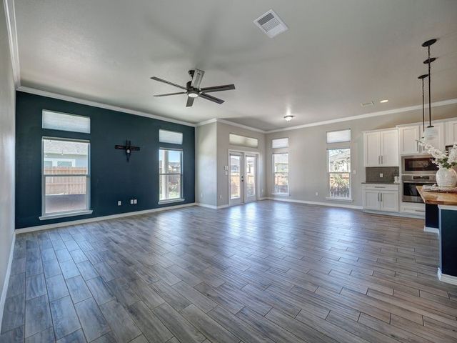 8205 Yosemite Dr, Corpus Christi, TX 78414