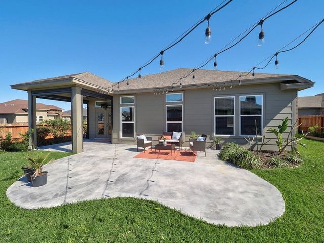 8205 Yosemite Dr, Corpus Christi, TX 78414