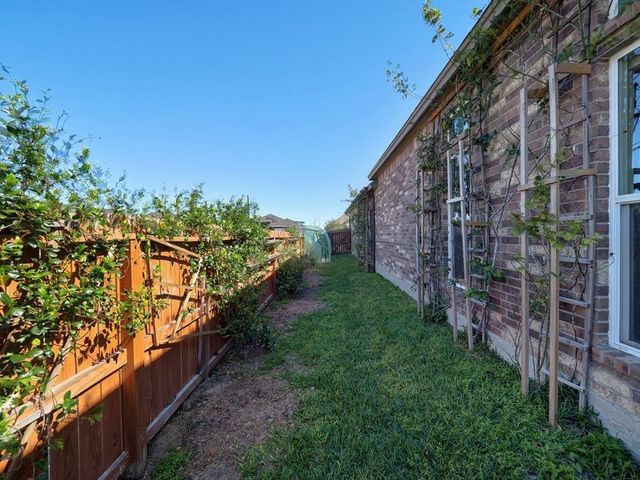 8205 Yosemite Dr, Corpus Christi, TX 78414