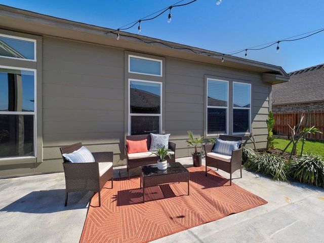 8205 Yosemite Dr, Corpus Christi, TX 78414