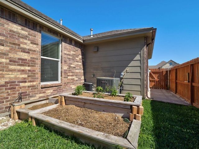 8205 Yosemite Dr, Corpus Christi, TX 78414