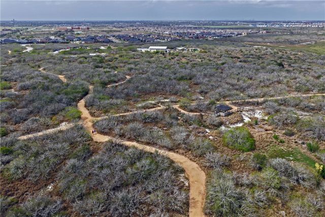 8205 Yosemite Dr, Corpus Christi, TX 78414