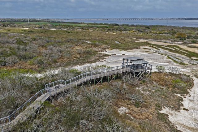 8205 Yosemite Dr, Corpus Christi, TX 78414