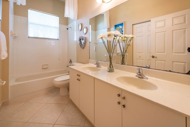 15234 SW 40th Street, Davie, FL 33331