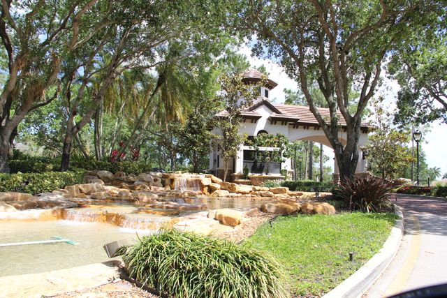 15234 SW 40th Street, Davie, FL 33331