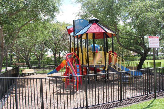 15234 SW 40th Street, Davie, FL 33331