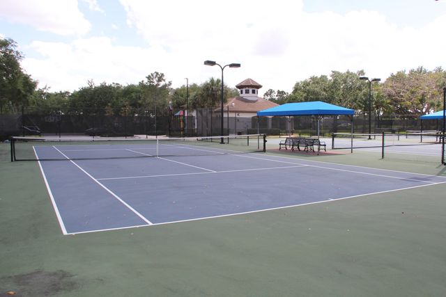 15234 SW 40th Street, Davie, FL 33331