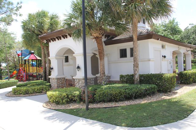 15234 SW 40th Street, Davie, FL 33331