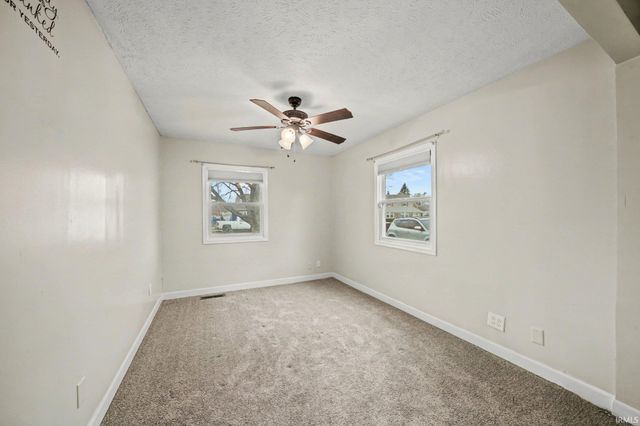 2410 Eisenhower Avenue, South Bend, IN 46615