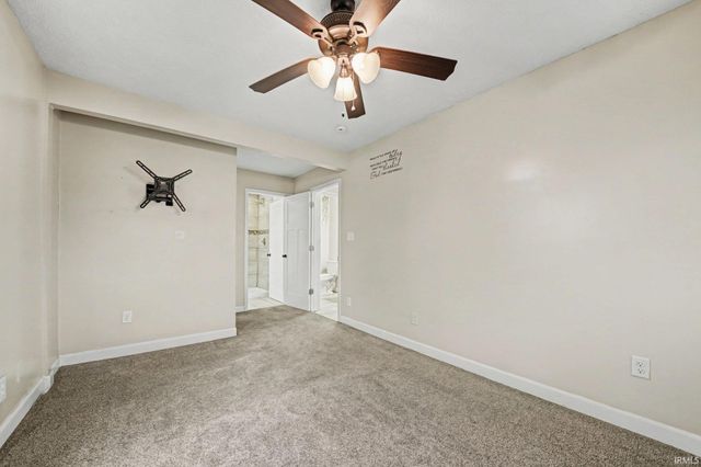 2410 Eisenhower Avenue, South Bend, IN 46615