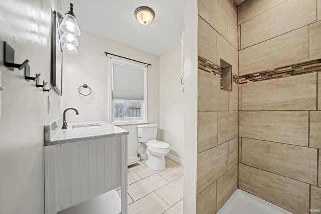 2410 Eisenhower Avenue, South Bend, IN 46615