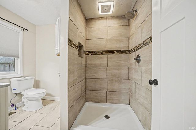 2410 Eisenhower Avenue, South Bend, IN 46615