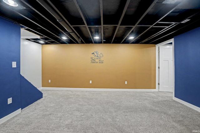 2410 Eisenhower Avenue, South Bend, IN 46615